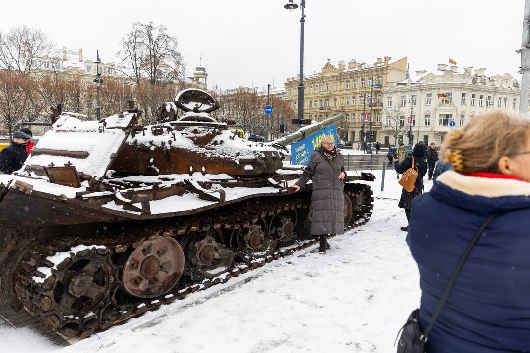 Vilniuje eksponuojamas ukrainiečių sunaikintas rusiškas tankas