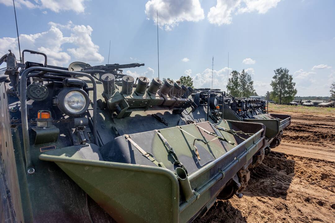 Prasideda karinės pratybos „Grifonų audra“