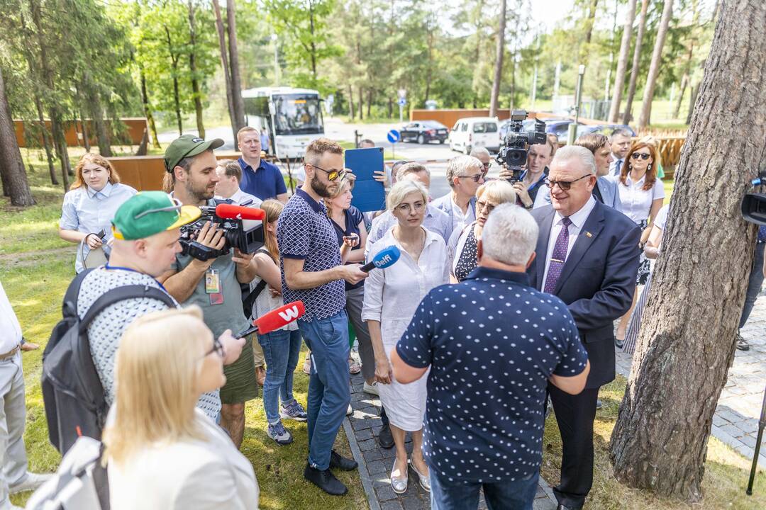 Seimo nariai apsilankė prabangiajame Gulbinų kvartale