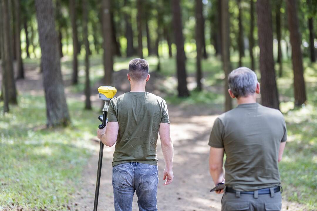 Seimo nariai apsilankė prabangiajame Gulbinų kvartale