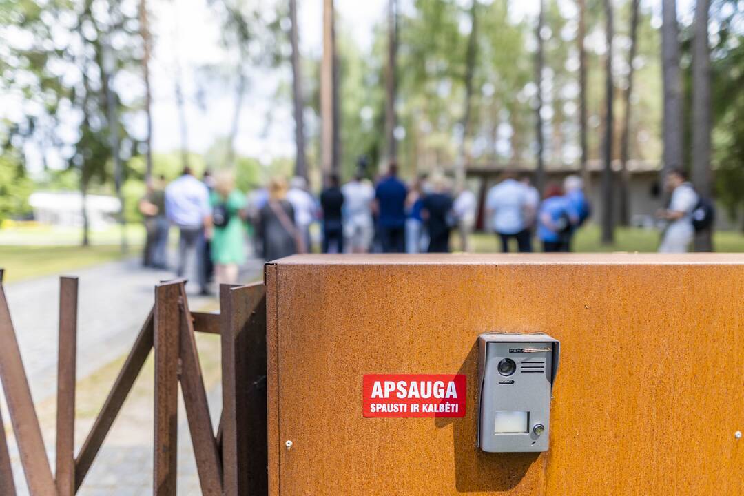 Seimo nariai apsilankė prabangiajame Gulbinų kvartale