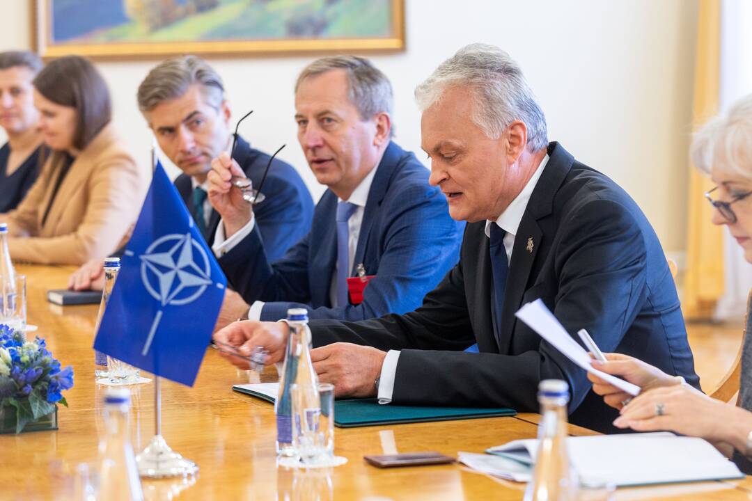 Prezidentas susitinka su NATO vadovu J. Stoltenbergu