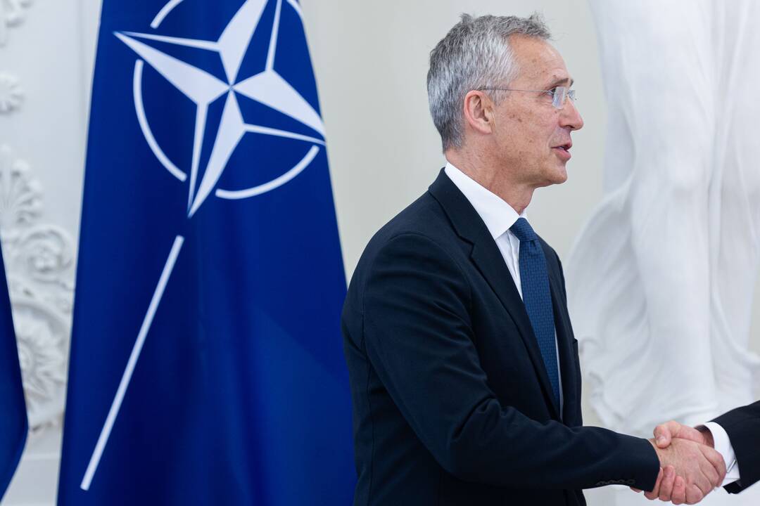 Prezidentas susitinka su NATO vadovu J. Stoltenbergu