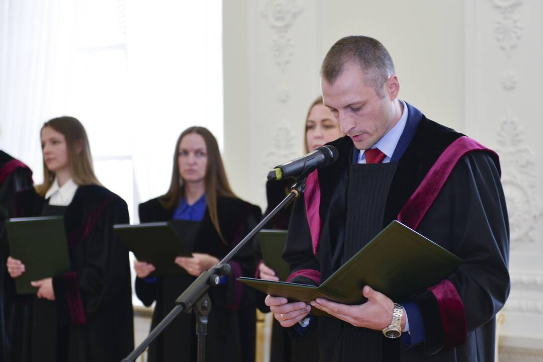 Prezidentas priėmė teisėjų priesaikas