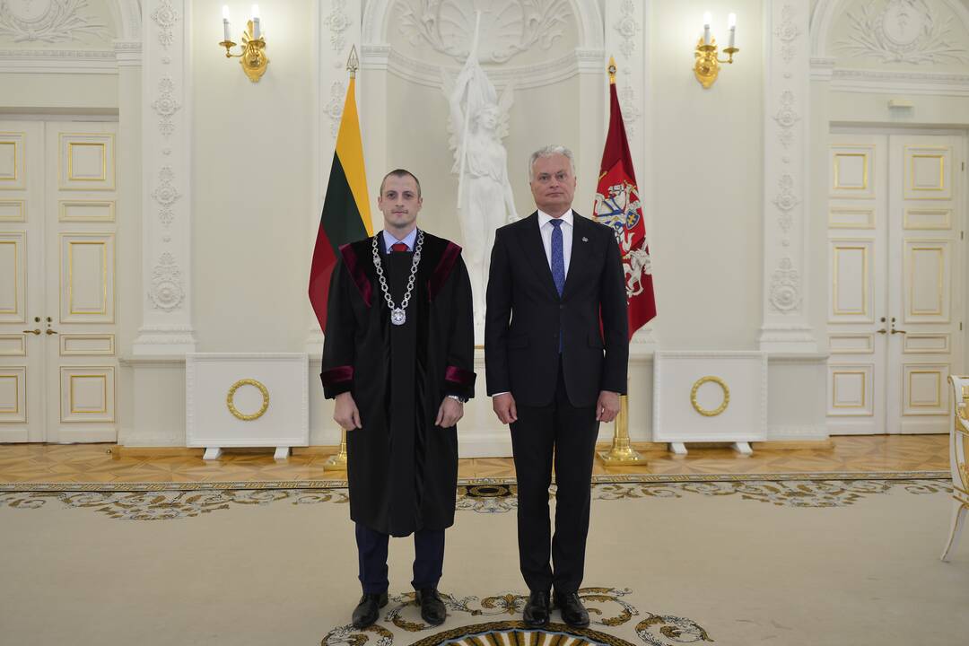 Prezidentas priėmė teisėjų priesaikas