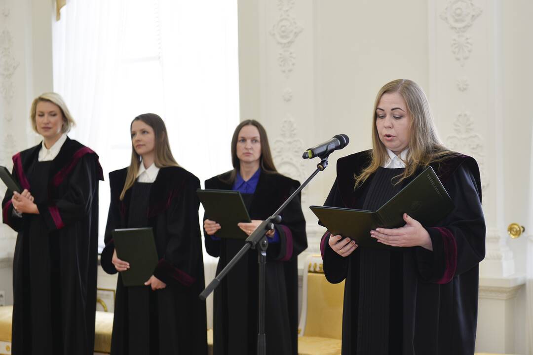 Prezidentas priėmė teisėjų priesaikas