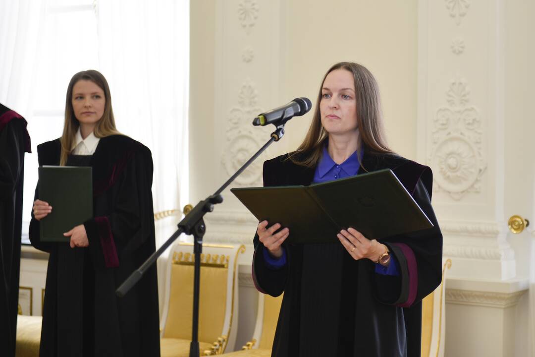 Prezidentas priėmė teisėjų priesaikas