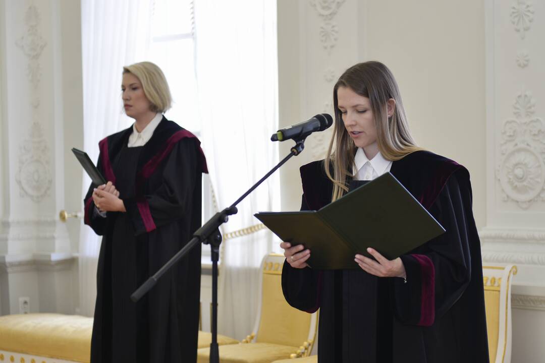 Prezidentas priėmė teisėjų priesaikas
