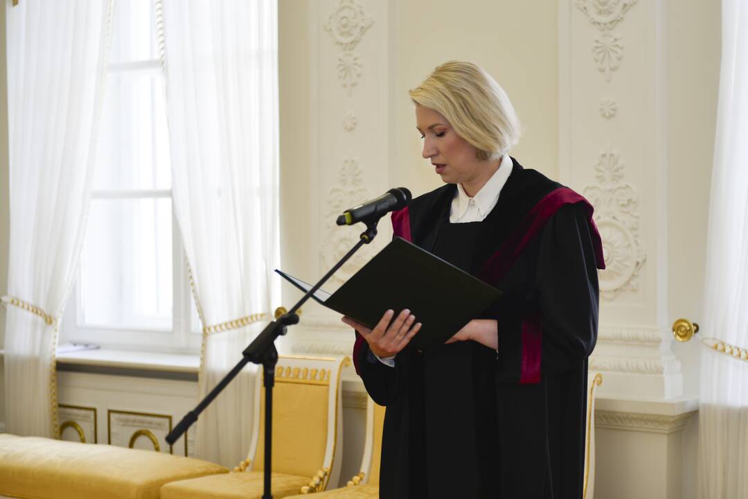 Prezidentas priėmė teisėjų priesaikas