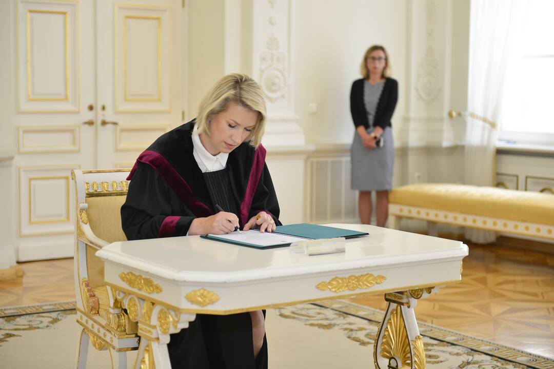Prezidentas priėmė teisėjų priesaikas