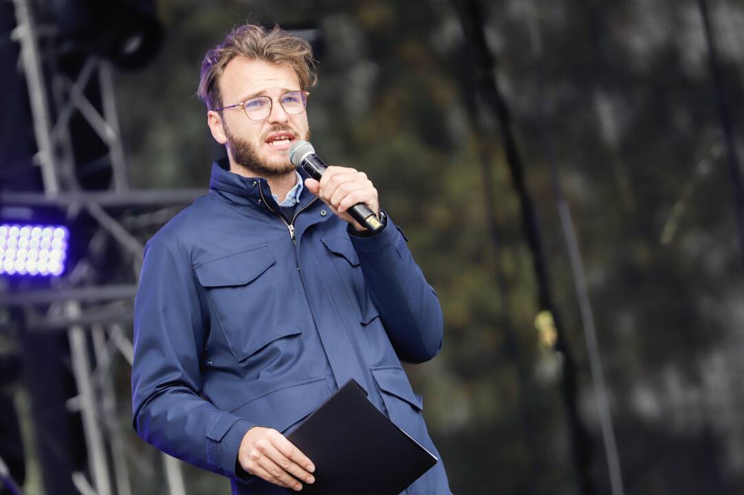 Judėjimo sveikuoliai okupavo Vienybės aikštę