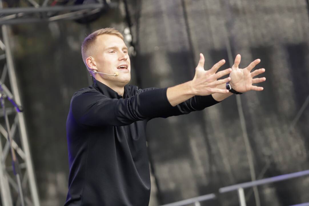Judėjimo sveikuoliai okupavo Vienybės aikštę