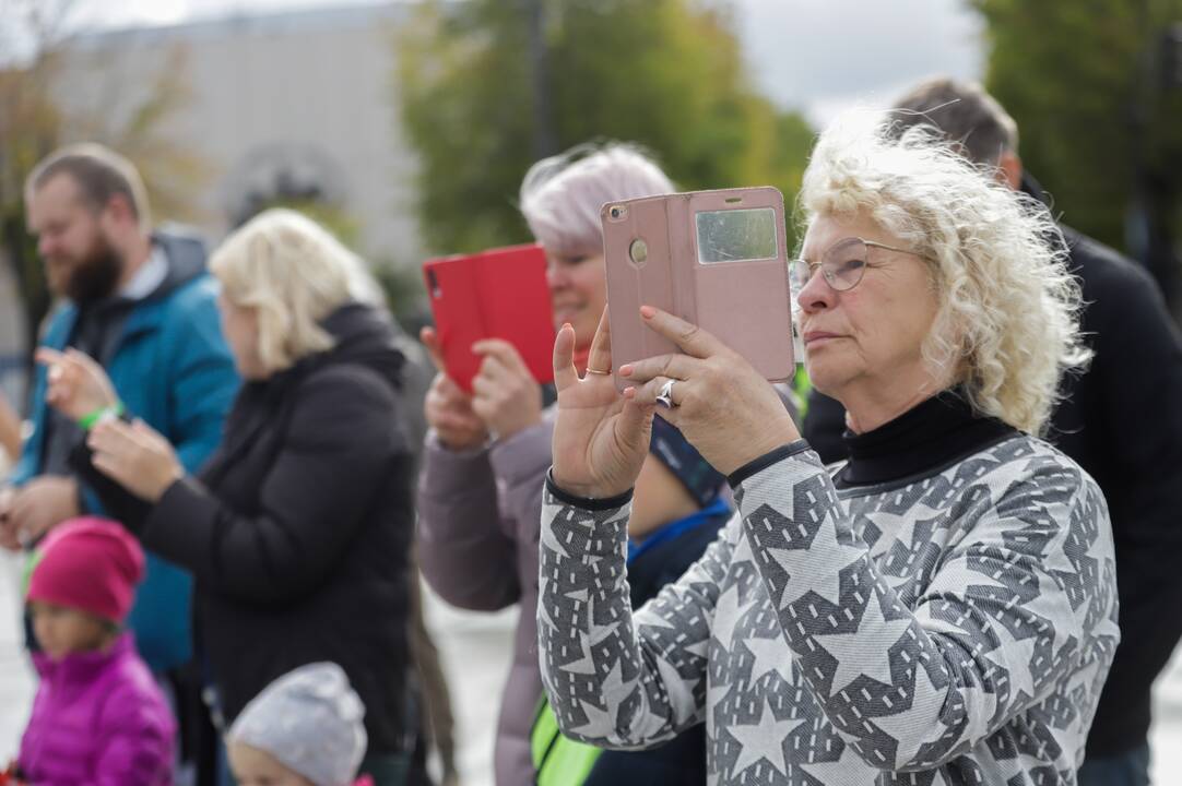 Judėjimo sveikuoliai okupavo Vienybės aikštę