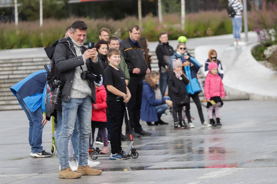 Judėjimo sveikuoliai okupavo Vienybės aikštę