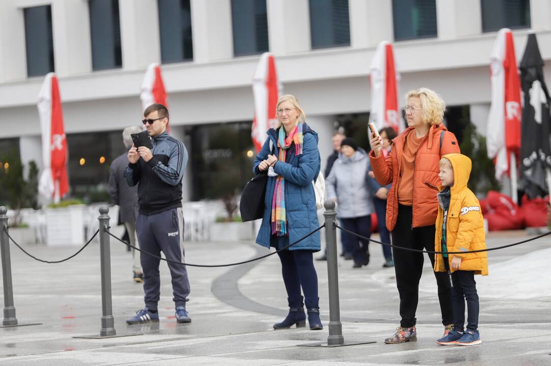 Judėjimo sveikuoliai okupavo Vienybės aikštę