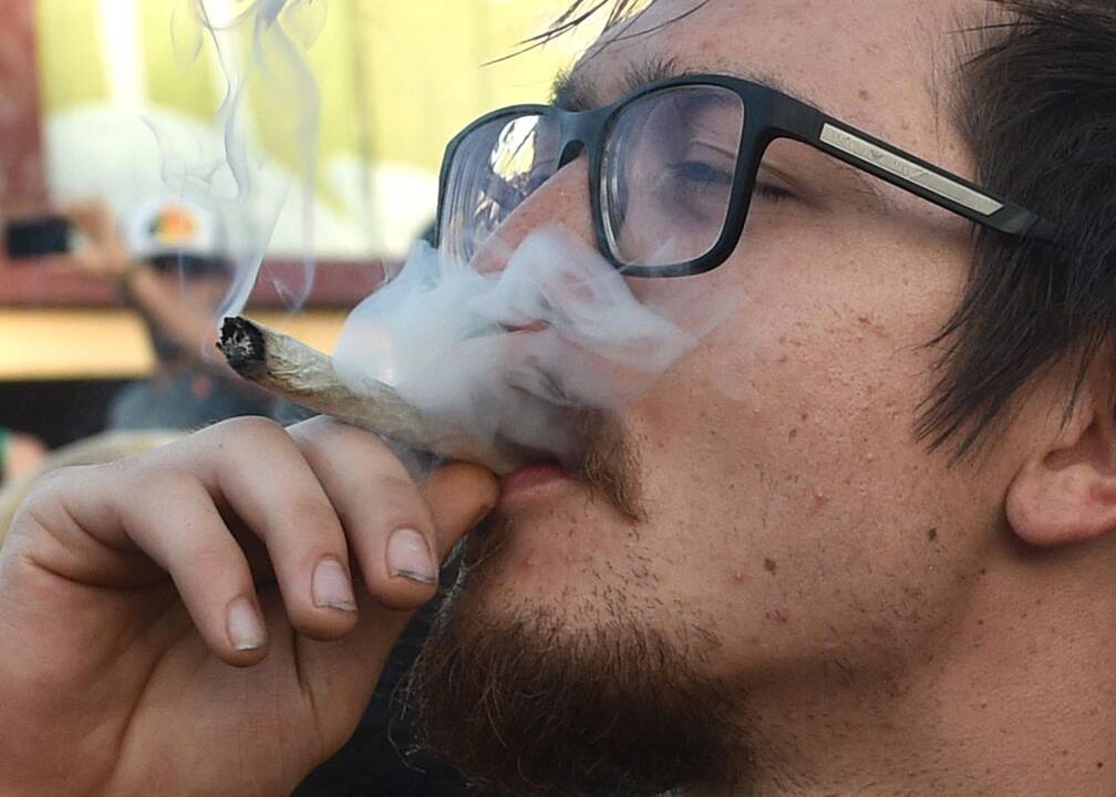Meilės dieną jaunuoliai šventė rūkydami „žolę“