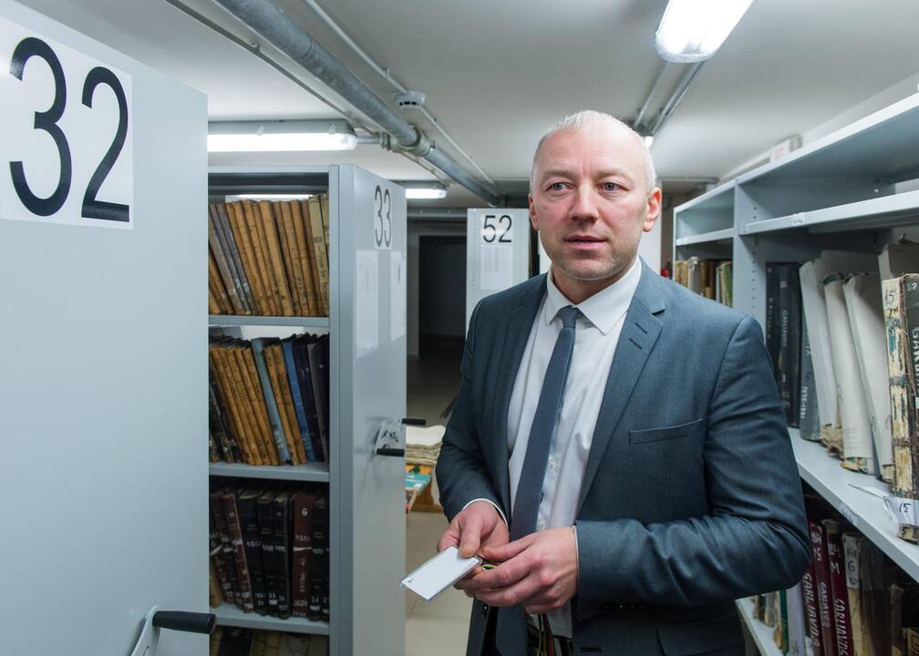 Proga: artėjant 102-osioms nepriklausomybės metinėms į Signatarų namus sugrįžo Vasario 16-osios Nutarimas.