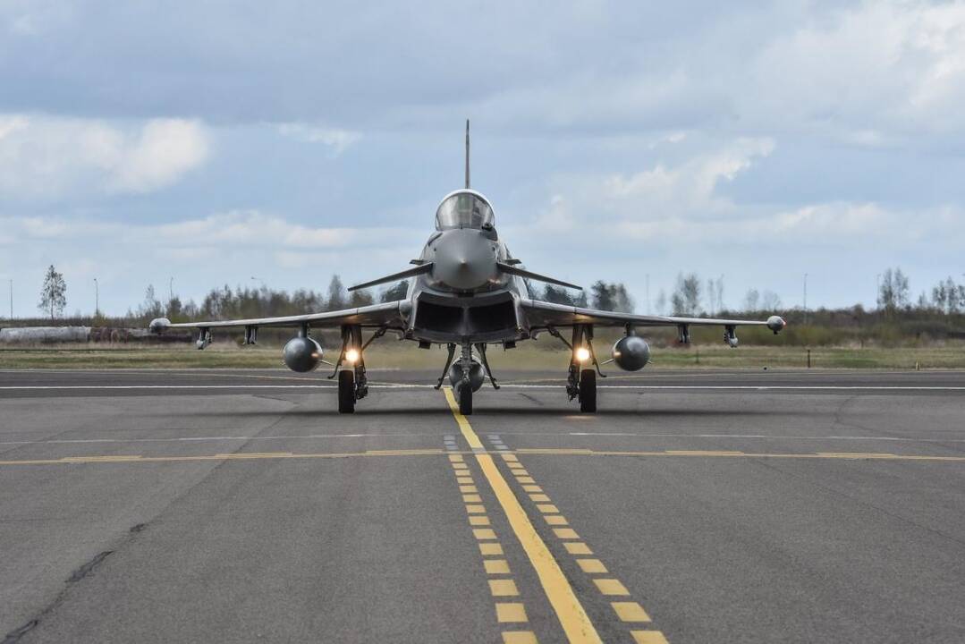 NATO naikintuvai keturis kartus lydėjo Rusijos orlaivius virš Baltijos jūros