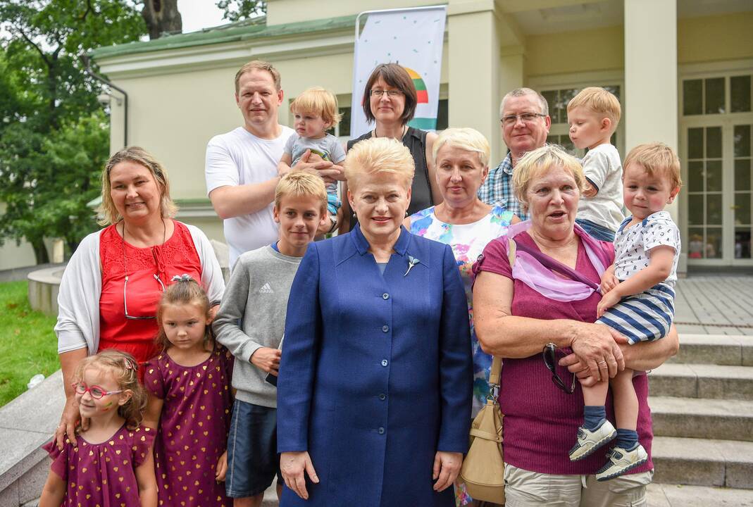 Įsivaikinusių šeimų susitikimas Prezidentūroje