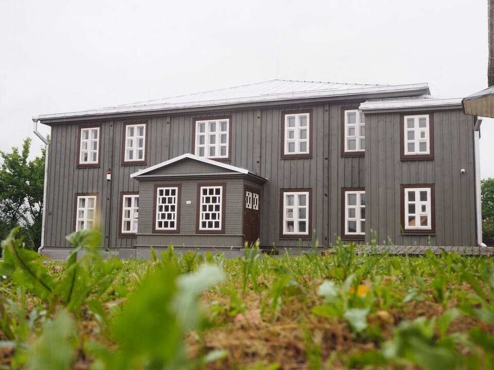 Duris atveria restauruota Žiežmarių sinagoga