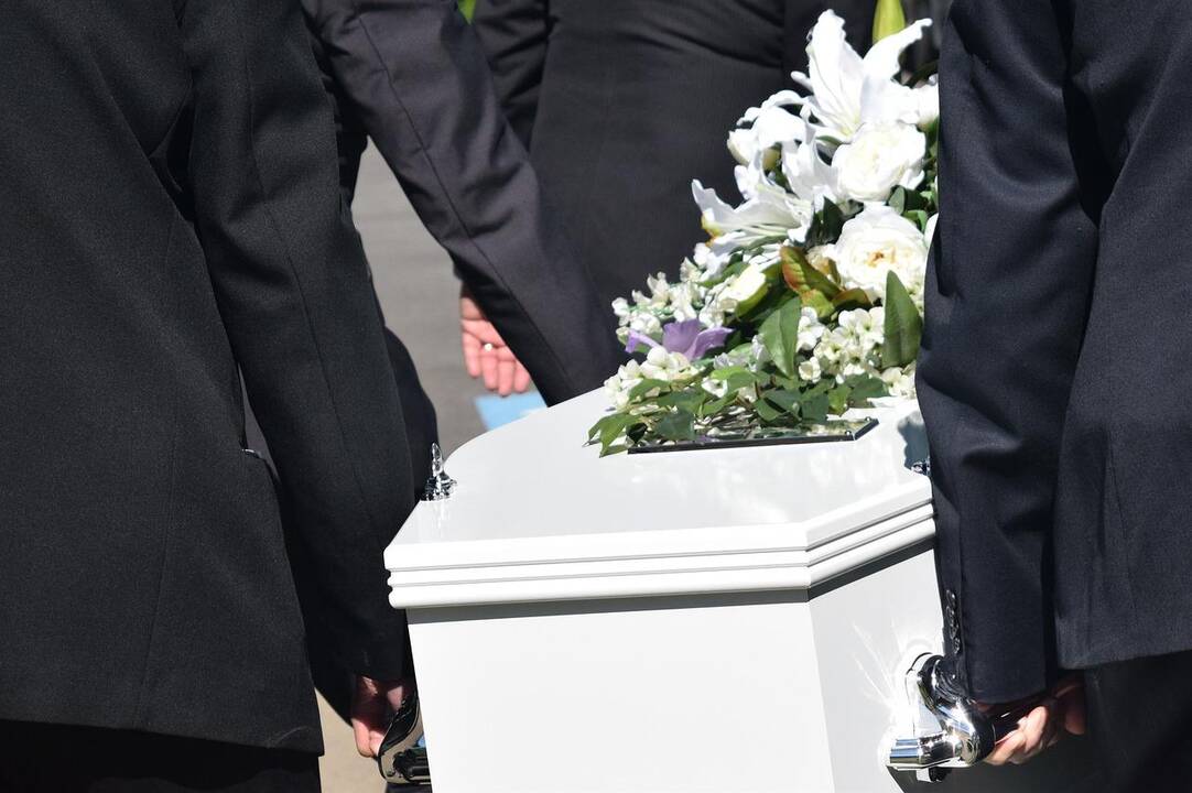 Sukčius neteisėtai pasisavino laidojimo pašalpą