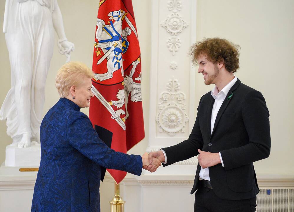 „Lietuvos tūkstantmečio vaikų“ nugalėtojai – Prezidentūroje