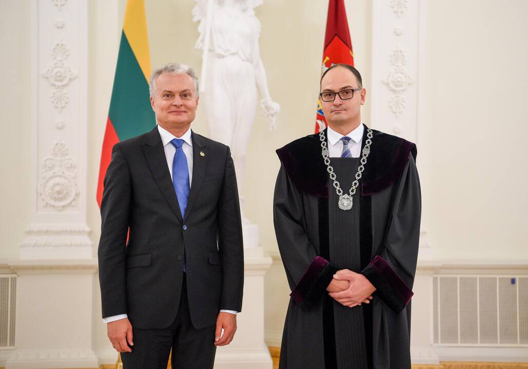 Prezidentas priėmė teisėjų priesaikas