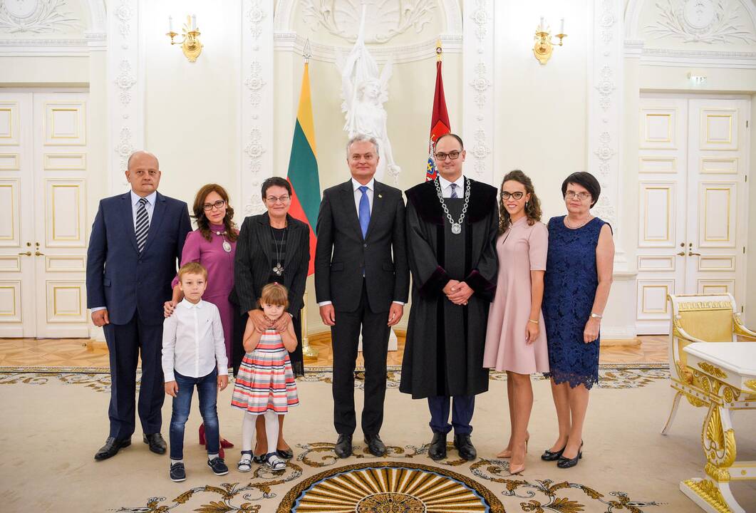 Prezidentas priėmė teisėjų priesaikas