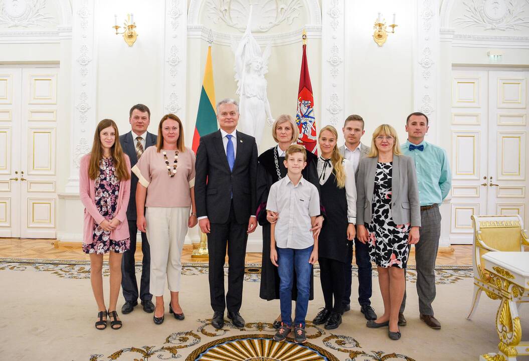 Prezidentas priėmė teisėjų priesaikas