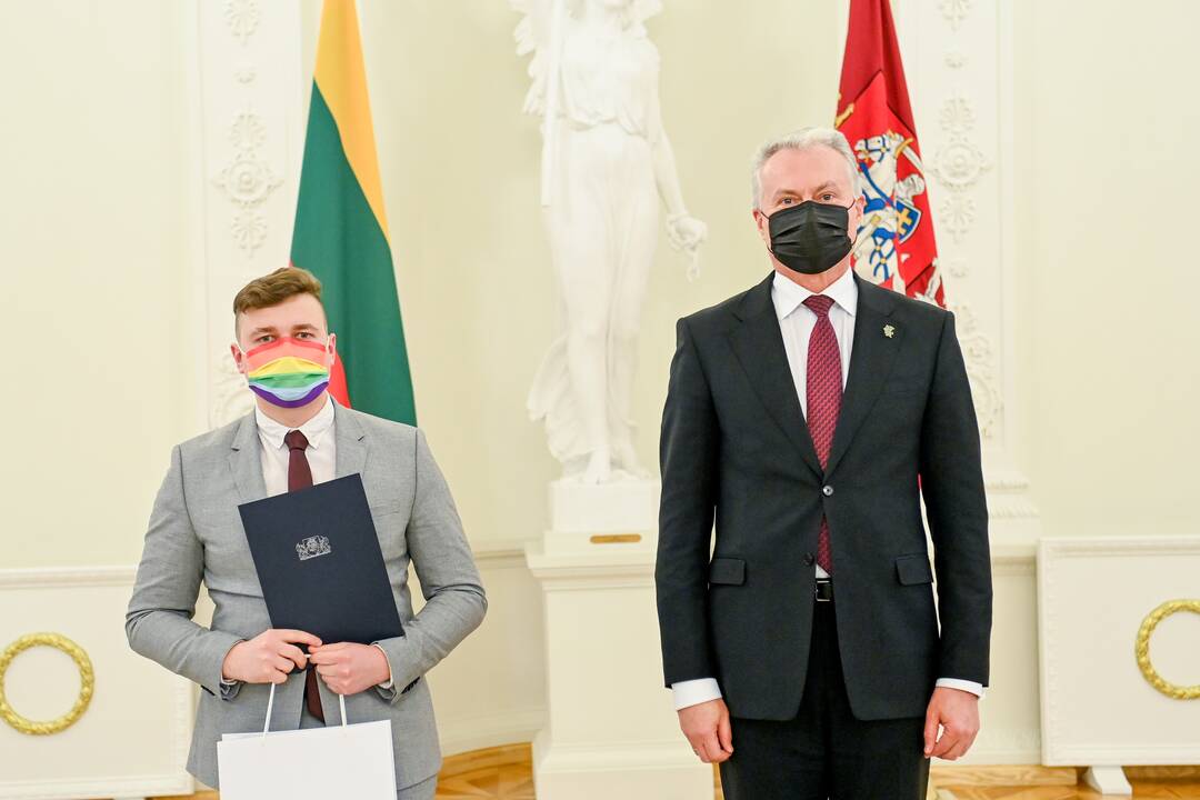 Konstitucijos egzamino nugalėtojų apdovanojimai