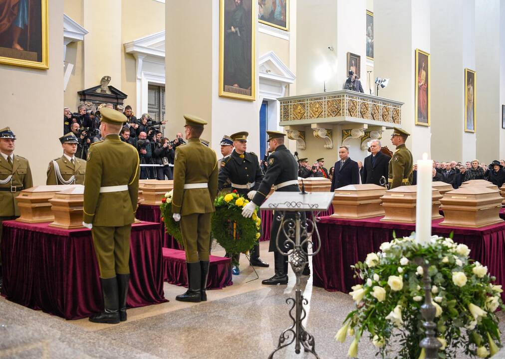 Iškilmingos sukilimo vadų laidotuvės