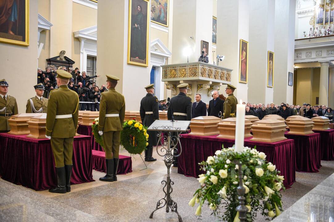 Iškilmingos sukilimo vadų laidotuvės