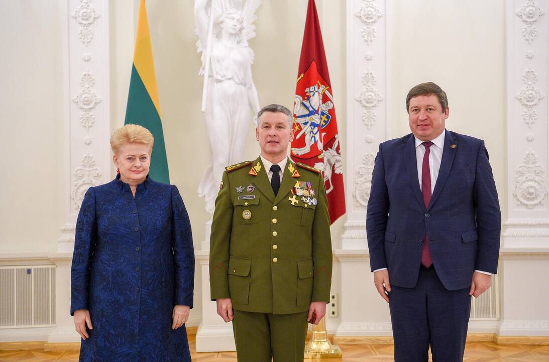 Prezidentė suteikė generolų laipsnius karininkams