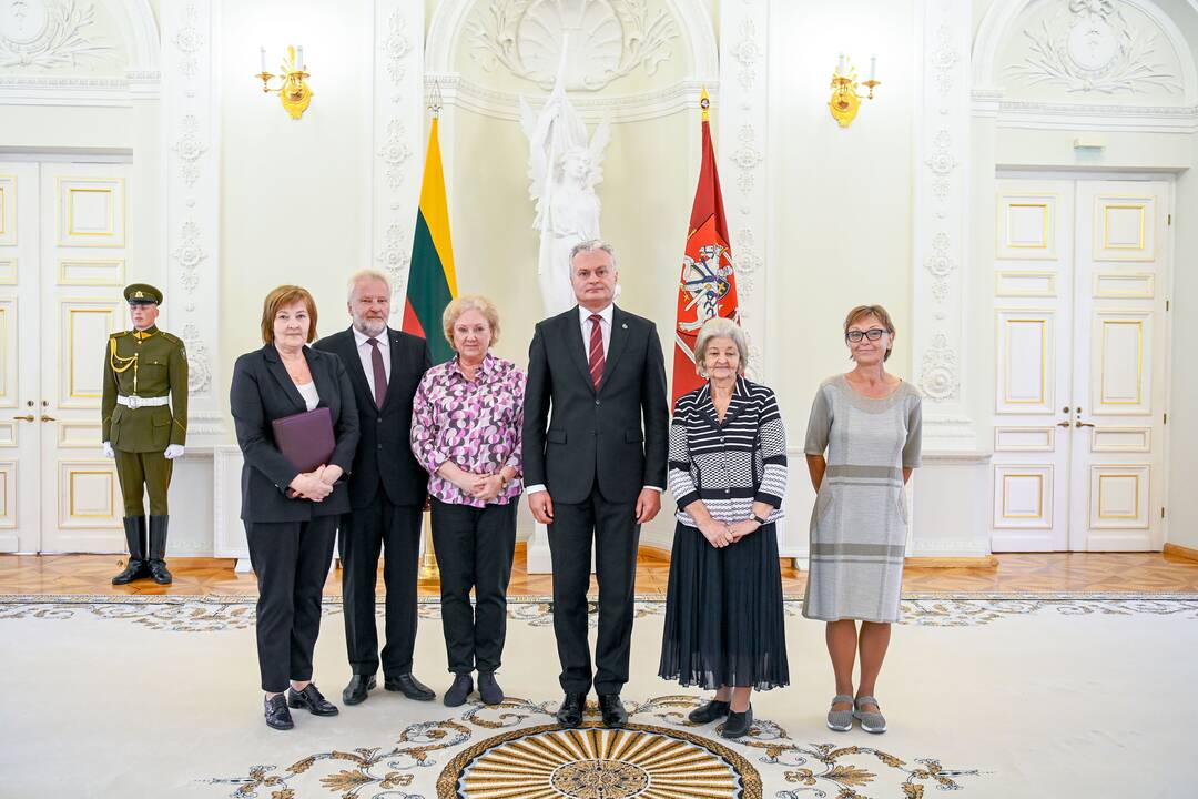 Prezidentas įteikė Žūvančiųjų gelbėjimo kryžius