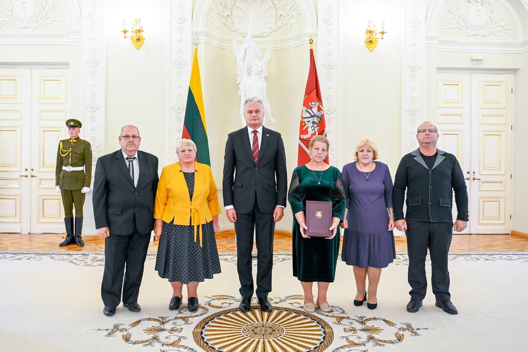 Prezidentas įteikė Žūvančiųjų gelbėjimo kryžius
