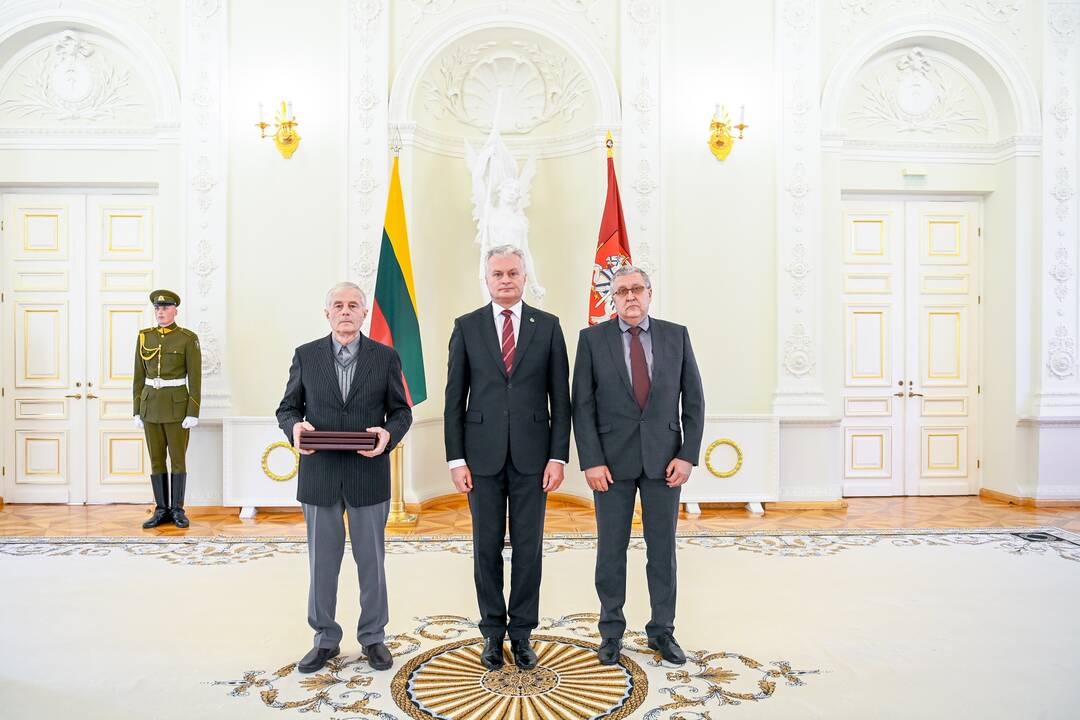 Prezidentas įteikė Žūvančiųjų gelbėjimo kryžius