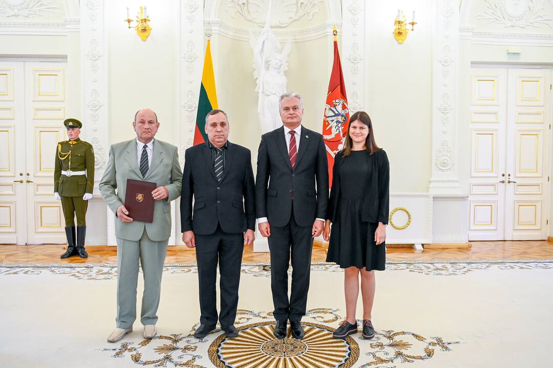 Prezidentas įteikė Žūvančiųjų gelbėjimo kryžius
