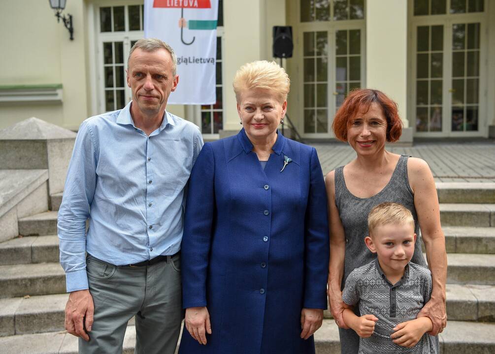 Įsivaikinusių šeimų susitikimas Prezidentūroje