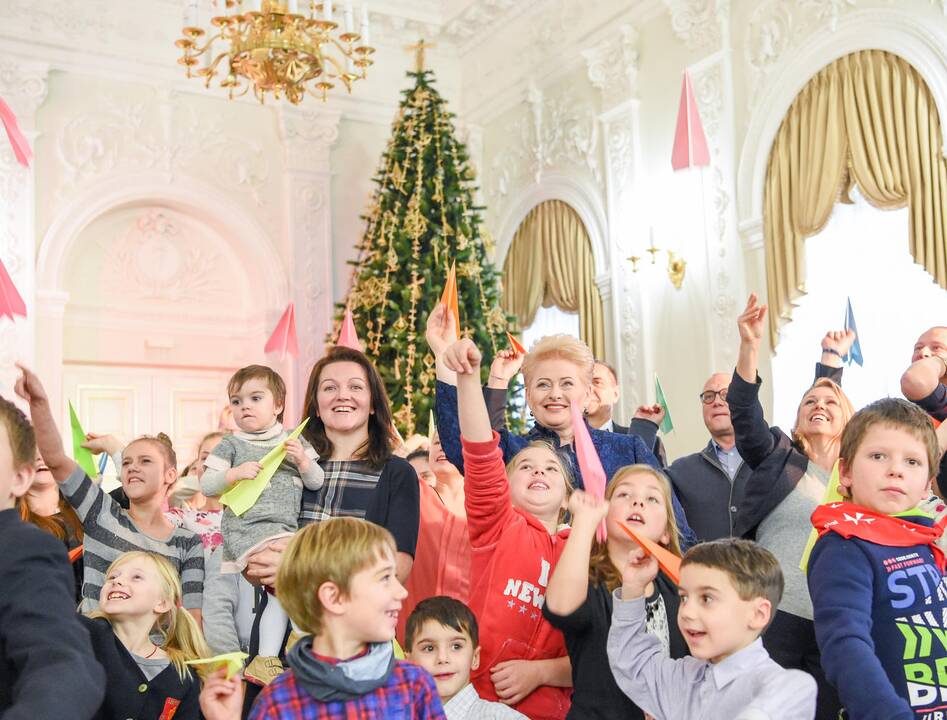 Prezidentė paskelbė „Knygų Kalėdų“ pradžią