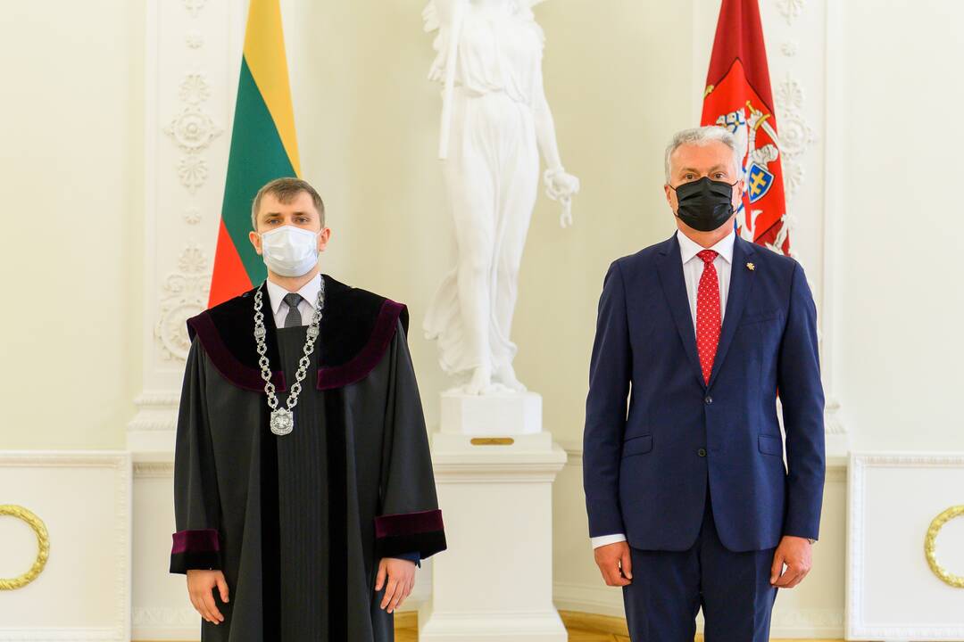 Prezidentas priėmė aštuonių teisėjų priesaikas