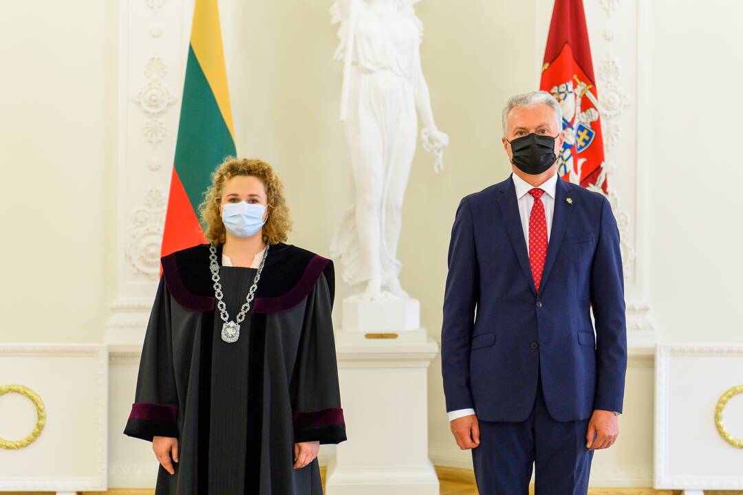 Prezidentas priėmė aštuonių teisėjų priesaikas