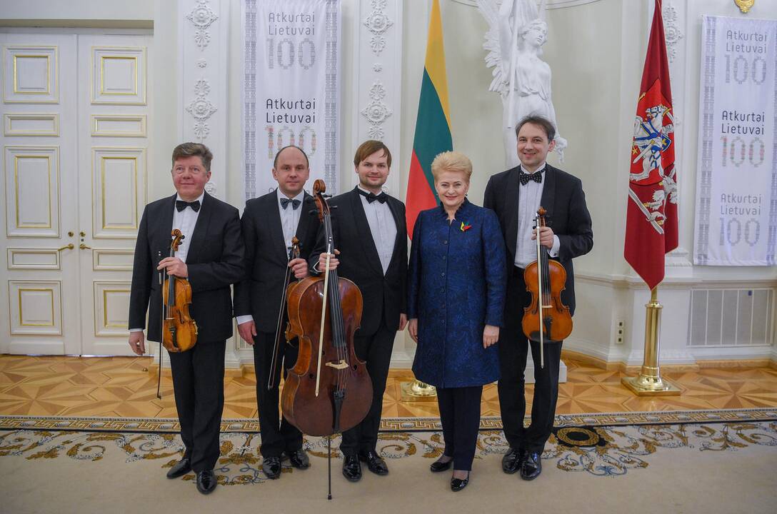 Menininkams įteiktos Nacionalinės premijos