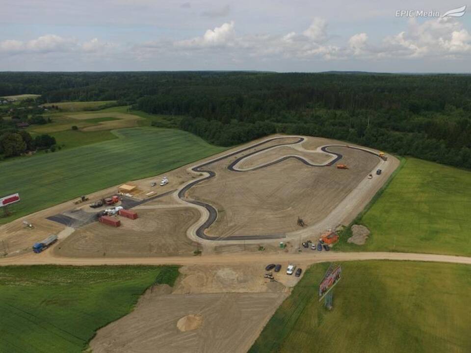 Tarp Vilniaus ir Kauno atidaromas modernus kartodromas