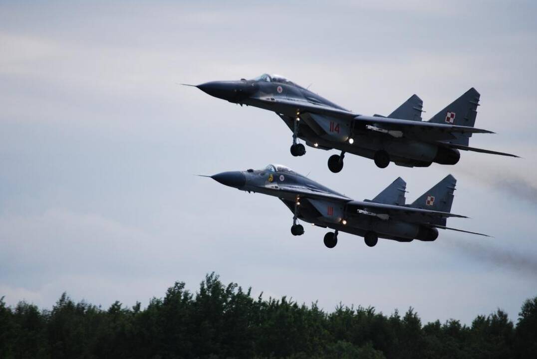 NATO naikintuvai lydėjo rusų žvalgybinį orlaivį