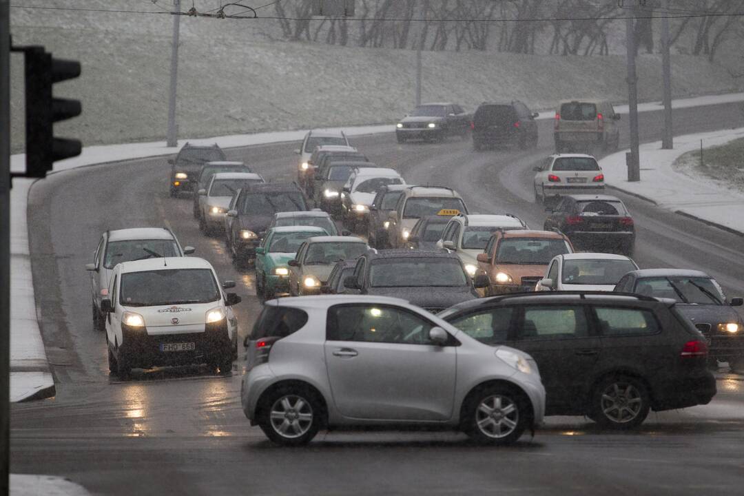 Šalčininkų rajone yra slidžių kelių ruožų