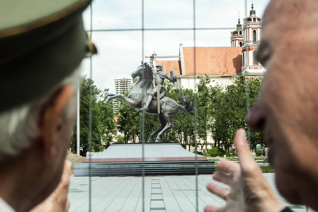 Kartoninis Vytis Lukiškių aikštėje sukėlė pasipiktinimą