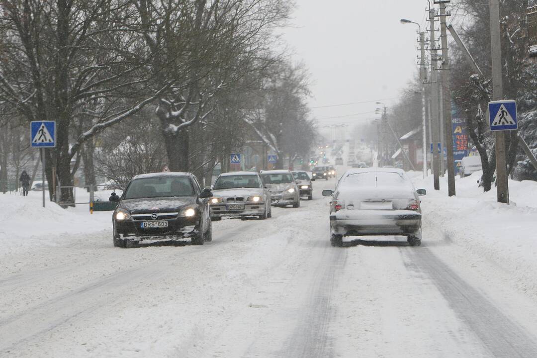 Dėl lijundros eismo sąlygos išlieka sudėtingos