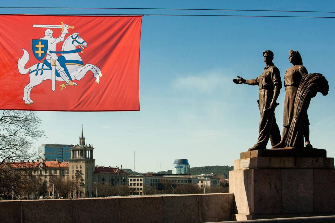 Dėl Žaliojo tilto skulptūrų spręsiančiai tarybai vėl vadovaus R. Pakalnis