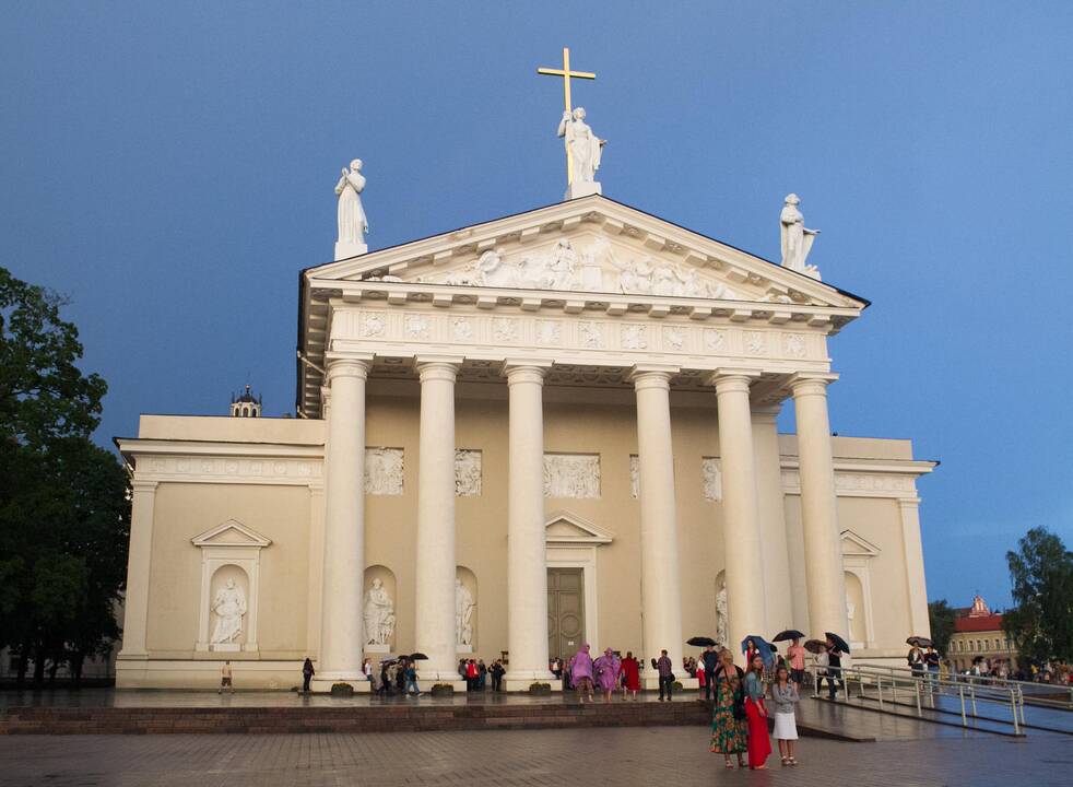 Į Arkikatedrą neįsileidžia iš Sibiro parvežtos Marijos skulptūros