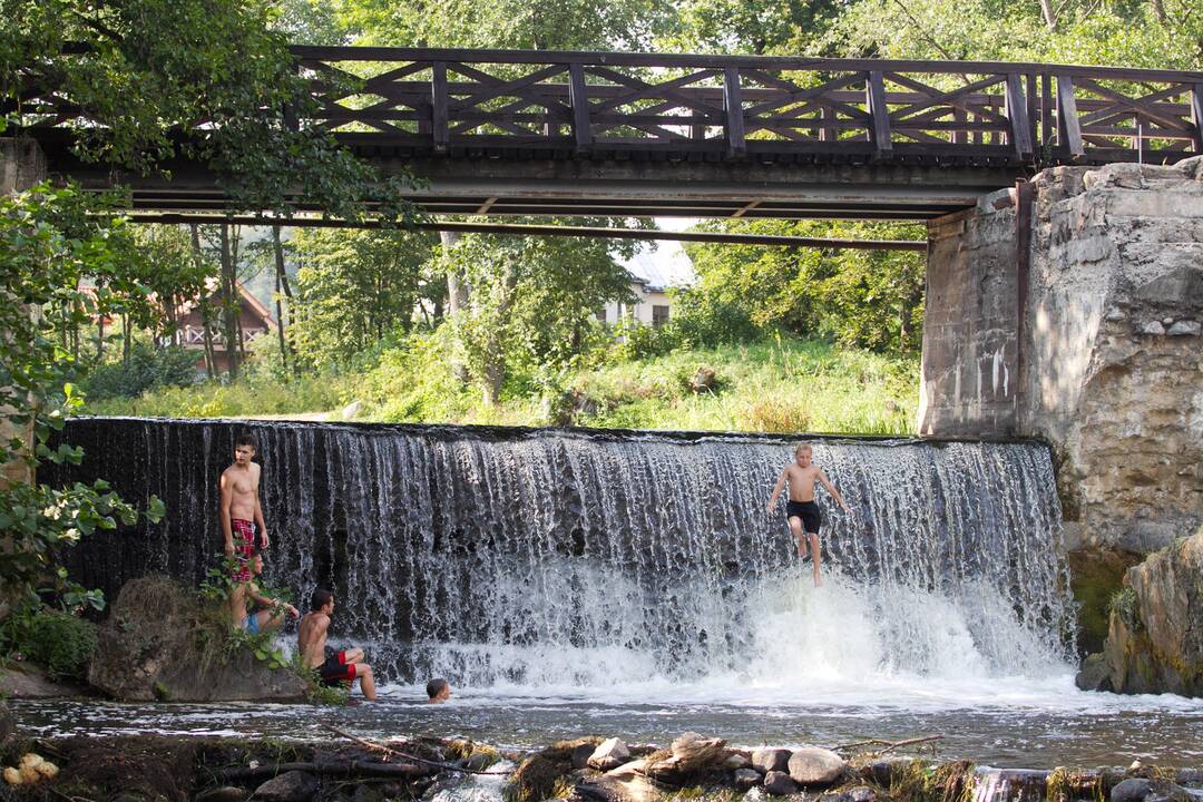 Ruošiantis remontui bandoma nukreipti Belmonto užtvankos vandenį